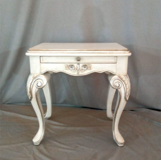 Bedside table for girl´s bedroom with drawer for treasures that belongs to small lady, legs with leaf and volute carving, Italien baroque style inspiration